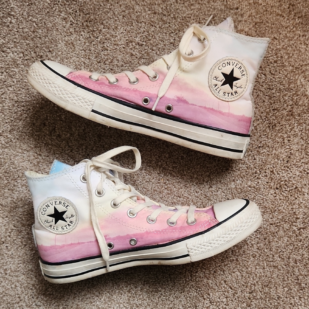 Converse Chuck Taylor All Star High Top sneakers in a "Sunset Watercolor Size 8